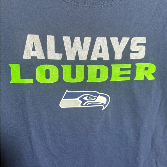 MAJESTIC Seahawks Fan Fashion Tee - size 2XL 💚💙💚 - Picture 3 of 4